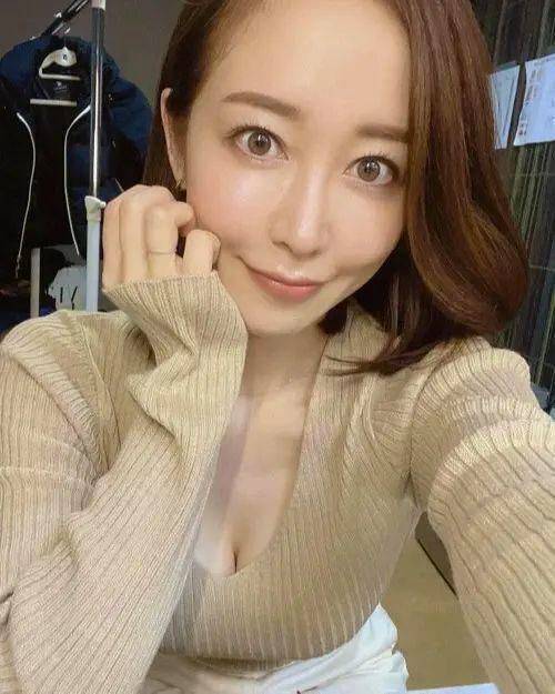 筱田優(yōu)最新作，探索小巷隱藏特色小店的奇妙之旅